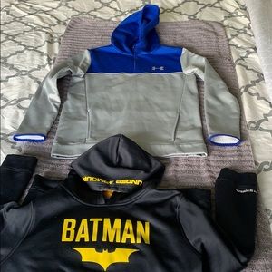 Under Armour sweatshirts both size youth x-large